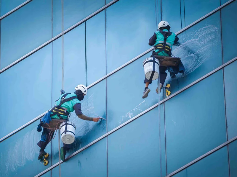 Commercial window cleaning